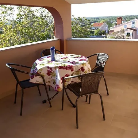 Apartment Deni Peroj