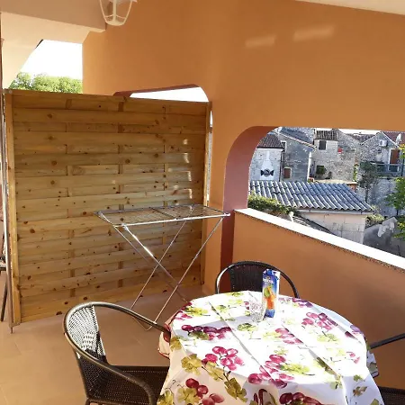 Deni Apartment *