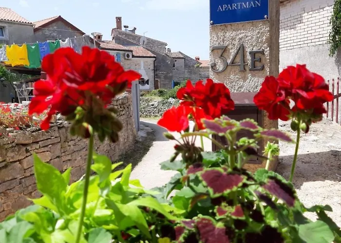 Deni Apartment Peroj